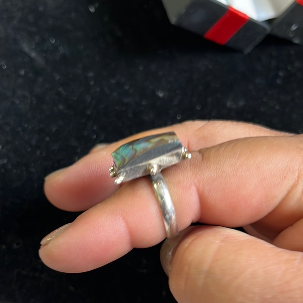 Green And Silver Solitaire Ring With Iridescent S… - image 7